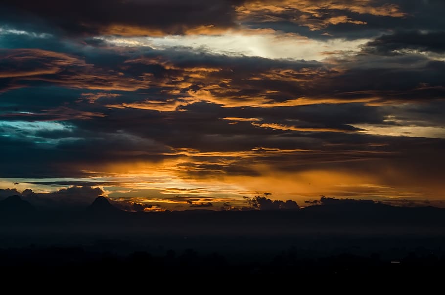 foto di paesaggio, Alba, nuvole, nuvoloso, buio, cielo scuro, sera, paesaggio, luce, natura, panoramico, cielo, tramonto, nuvola - cielo, bellezza nella natura, scenics - natura, scena tranquilla, la tranquillità, cielo drammatico, nessuno, idilliaco, silhouette, colore arancione, ambiente, scena non urbana, all'aperto, umore atmosferico, soggezione, 4K