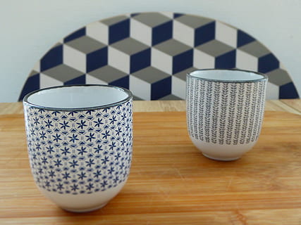 nedeniyle caffé, caffe, kafe, tablo, içeriye, Desen, işaretli desen, natürmort, kapatmak, insansız, ön plana odaklanmak, şekil, eğlence oyunları, sanat kültürü ve eğlence, siyah renk, döşeme, dizayn, ahşap malzeme, geometrik şekil, satranç tahtası, masa oyunu, gevşeme, yüksek açılı görünüş, 4K, CC0, kamu malı, telif ücretsiz