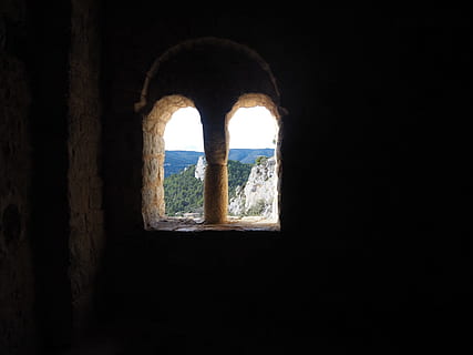 întuneric, ușoară, fereastră, constructie, arhitectură, vechi, , arc, în interior, zi, nici o persoana, istorie, mare, apă, natură, construită, spațiu copie, lumina soarelui, trecutul, cer, montare pe perete, lumină la capătul tunelului, 1080P, CC0, domeniu public, fără drepturi de autor