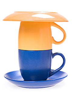 Getränk, Blau, hell, Cafe, Keramik, sauber, Nahansicht, Kaffee, Farbe, bunt, Tasse, Tassen, leeren, Glas, Grün, Haufen, isoliert, Küche, viele, Becher, niemand, Objekte, Orange, Teller, rot, Reihe, Untertasse, Stapel, Tee, violett, Weiß, Gelb, weißer Hintergrund, Essen und Trinken, ausgeschnitten, Kaffeetasse, Kaffee trinken, Erfrischung, drinnen, keine Leute, Stillleben, Geschirr, Studioaufnahme, heisses Getränk, orange Farbe, Frühstück, alkoholfreies Getränk, 2K