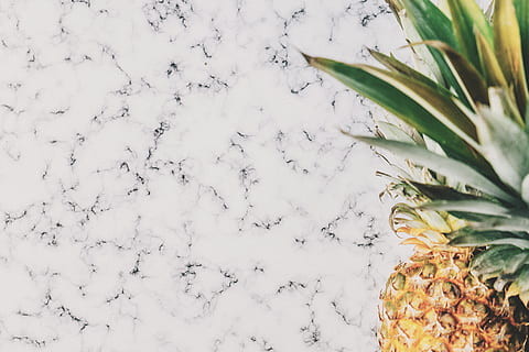 Ananas, Marmorplatte, Pflanze, Obst, Lebensmittel, Kanada, Scott Webb Fotografie, London, Marmor, minimal, kopieren sie platz, Flatlay, Agavaceae, produzieren, Jackfrucht, Blütenblatt, blühen, Blume, Fußboden, Kartoffelbrei, Lauch, Schnee, Winter, keine Leute, Natur, Pflanzenteil, Blatt, gesundes Essen, Feld, kalte Temperatur, Essen und Trinken, Tag, Wohlbefinden, Nahansicht, Abdeckung, Schönheit in der Natur, Land, draußen, Blätter, 5K, CC0, gemeinfrei, lizenzfrei