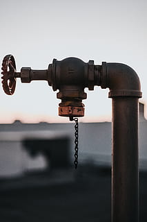kahverengi boru, bronz, makine, yangın musluğu, hidrant, içeriye, lavabo, pas, tuğla, musluk, lavabo bataryası, Tahrik mili, pencere, aks, silindir, destek, kayış, ışık fikstür, pervane, siluet, dalgalanma, metal, kapatmak, insansız, ön plana odaklanmak, Su, Zincir, gün, paslı, kapakçık, boru, açık havada, kontrol, doğa, gökyüzü, su borusu, düşürmek, güvenlik, makine valfi, çelik, Akar su, 5K, CC0, kamu malı, telif ücretsiz
