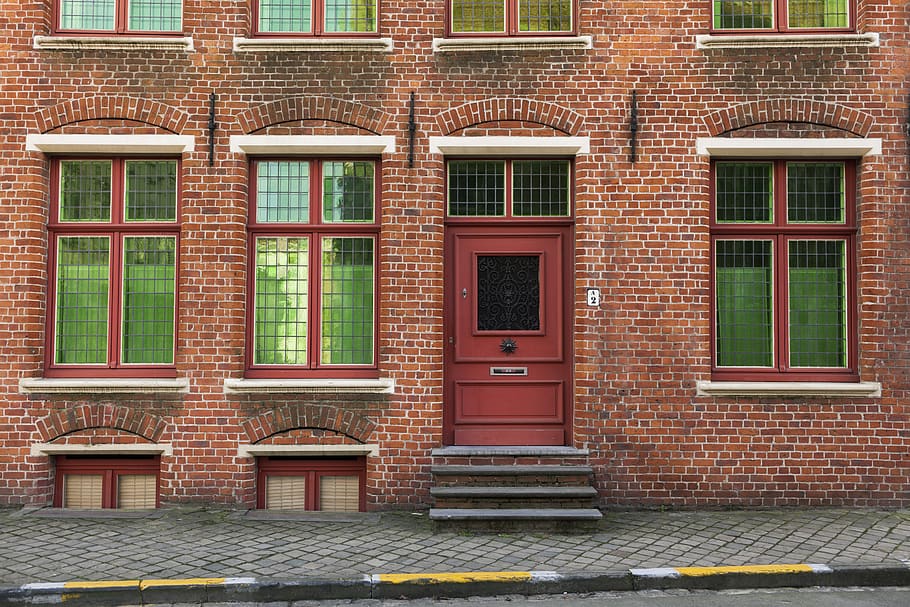 mattone, porta, passerella, sentiero, finestra, Belgio, Brugge, costruzione, viaggio, sfondo, Home decor, tenda, otturatore, marciapiede, parete, veranda, ombra della finestra, ciottolo, placca, architettura, esterno dell'edificio, struttura costruita, nessuno, quartiere residenziale, città, muro di mattoni, Entrata, Casa, facciata, all'aperto, giorno, strada, rosso, porta d'ingresso, casa a schiera, 5K