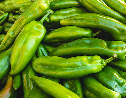 marroquí, tamraght, vegetals, menjar i beguda, color verd, menjar, frescor, alimentació saludable, marc complet, gran grup d'objectes, mercat, benestar, abundància, fons, cap gent, primer pla, pebre, venda al detall, pebrot picant, dia, Munt, aliments crus, madur, pebre de jalapeño, 4K, CC0, domini públic, lliure de regalies