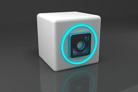 technologia, 3d, renderowanie, wewnątrz, czarne tło, niebieski, studio strzał, oświetlony, żadnych ludzi, kształt geometryczny, zbliżenie, kształt, nowoczesny, projekt, martwa natura, światło - zjawisko naturalne, pojedynczy obiekt, ekran, odbicie, wzór, sztuki i rzemiosła, odetnij, sprzęt elektryczny, 2K, CC0, domena publiczna, darmowe zdjęcia