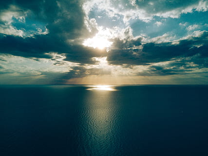 oceano, nuvole crepuscolari, spiaggia, calma, nuvole, nuvoloso, paesaggio, fotografia naturalistica, tranquillo, calmo, silenzioso, riflessione, mare, paesaggio marino, serenità, cielo, estate, sole, Alba, tramonto, tranquillo, acqua, orizzonte, orizzonte sull'acqua, nuvola - cielo, bellezza nella natura, la tranquillità, scenics - natura, scena tranquilla, ambiente, natura, idilliaco, Cloudscape, soggezione, luce del sole, nessuno, all'aperto, 4K, CC0, dominio pubblico, privo di copyright