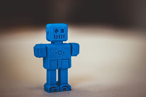 Roboter, 3d Drucken, 3D Modellierung, Technologie, Blau, Spielzeug, keine Leute, Darstellung, menschliche Darstellung, drinnen, futuristisch, männliche Ähnlichkeit, Kommunikation, einzelnes Objekt, Kunststoff, Figur, Spaß, Humor, Kreativität, Zeichen, Studioaufnahme, 4K, CC0, gemeinfrei, lizenzfrei