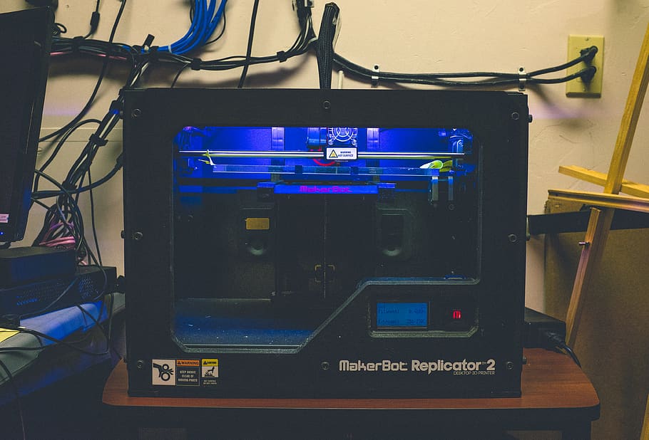 3D tisk, 3d, 3D tiskárna, technologie, spojení, uvnitř, sdělení, nikdo, zařízení, hudba, Zařízení pro záznam zvuku, stroje, umělecká kultura a zábava, kabel, detail, řízení, svítí, audio zařízení, průmysl, elektřina, pracovního nástroje, absence, bezdrátové technologie, zdroj napájení, elektrické zařízení, 4K