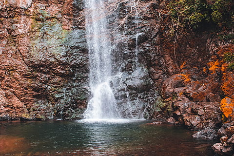 cachoeiras durante o dia, natureza, rio, agua, ao ar livre, cascata, Japão, minoo, cachoeira minoo, cachoeira do japão, parque minoo, osaka, minoo queda, japonês, outono, penhasco, corrente, angra, ardósia, atividades de lazer, aventura, movimento, beleza na natureza, scenics - natureza, Rocha, água corrente, Exposição longa, movimento borrado, rock - objeto, sólido, terra, poder, poder na natureza, árvore, formação rochosa, salpicos, floresta, ninguém, fluindo, queda d'água, 5K, CC0, domínio público, royalty free