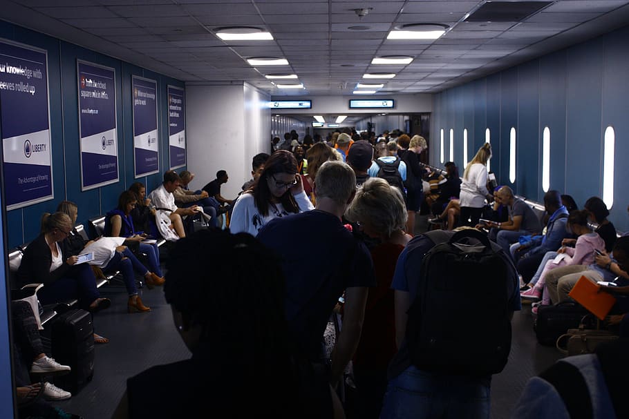 aeroport, coadă, avioane, airoplane, călătorie, emiratele, kulula, linia, oameni, Afaceri, linie aeriană, grup mare de oameni, mulţimea, grup de oameni, oameni adevărați, bărbați, femei, adult, în interior, iluminat, comunicare, tavan, ședință, tehnologie, arhitectură, Activitatea de agrement, prezentare, stiluri de viață, aşteptare, spectator, 4K