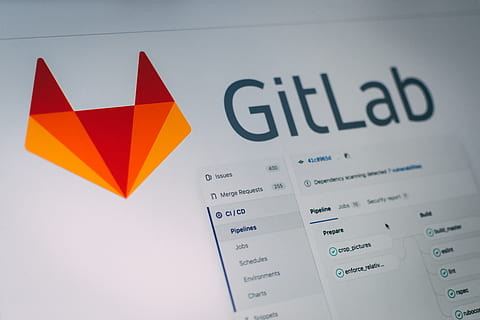 gitlab application screengrab, text, comunicació, cap gent, paper, primer pla, guió occidental, signe, vermell, Color blanc, a l'interior, color taronja, blau, carta, tir de l'estudi, multicolor, groc, color negre, natura morta, esport, 5K, CC0, domini públic, lliure de regalies