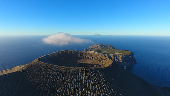 Messico, socorro, vulcano, mare, acqua, orizzonte, orizzonte sull'acqua, scenics - natura, cielo, bellezza nella natura, scena tranquilla, natura, la tranquillità, idilliaco, giorno, destinazioni di viaggio, scena non urbana, terra, blu, nessuno, roccia, all'aperto, cratere vulcanico, 4K, CC0, dominio pubblico, privo di copyright