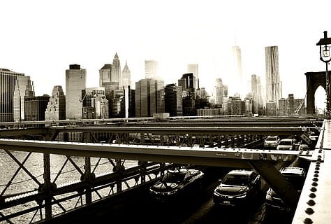 ponte truss grigio, urbano, barca, mezzi di trasporto, veicolo, New York, cittadina, costruzione, città, metropoli, alto aumento, edificio per uffici, strada, architettura, automobile, auto, modo, ponte, centro, posteggio, parcheggio, struttura costruita, esterno dell'edificio, cielo, grattacielo, edificio per uffici esterno, acqua, cielo sereno, alto - alto, paesaggio urbano, destinazioni di viaggio, skyline urbano, ponte - struttura fatta dall'uomo, fiume, connessione, Torre, moderno, nessuno, all'aperto, distretto finanziario, guglia, balaustra, 5K, CC0, dominio pubblico, privo di copyright