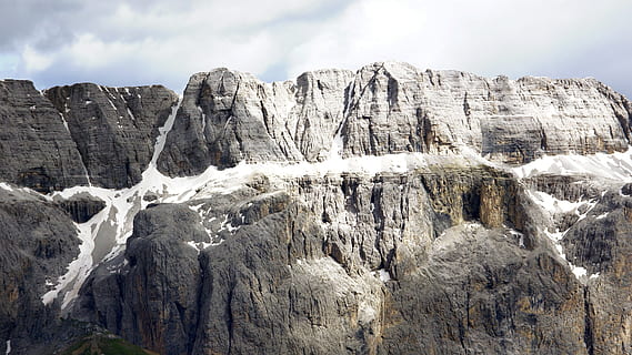 Felsformation, Berg, Natur, draußen, Schnee, Alpen, Gletscher, Eis, Rock, Italien, Gardena Pass, Kamm, Gebirge, Tal, Cliff, Wasser, Wasserfall, Fluss, Winter, Wolke, Himmel, Rock - Objekt, wolke - himmel, solide, Schönheit in der Natur, Umgebung, Szenen - Natur, Landschaft, Nicht-städtische Szene, Tag, keine Leute, kalte Temperatur, Ruhe, Formation, Gipfel, erodiert, 5K, CC0, gemeinfrei, lizenzfrei