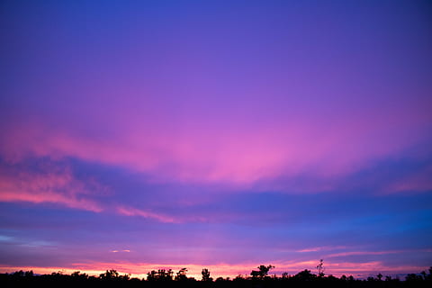 himmel, moln, solnedgång, träd, horisont, moln - himmel, scenics - natur, dramatisk himmel, miljö, multi färgad, skönhet i naturen, landskap, clouds, natur, lugn, skymning, lugn plats, atmosfär, natt, livlig färg, inget folk, rosa färg, lila, utomhus, mörk, 5K, CC0, offentligt domän, royaltyfria