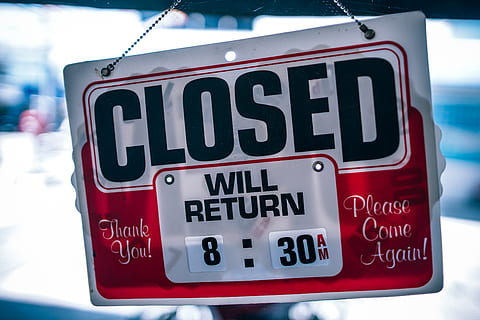closed, signage, shallow, focus photography, concept, front, hanging, hour, information, message, notice, red, service, sign, store, symbol, time, text, communication, western script, day, close-up, focus on foreground, no people, information sign, guidance, land vehicle, capital letter, number, outdoors, car, nature, road, road sign, 5K, CC0, public domain, royalty free