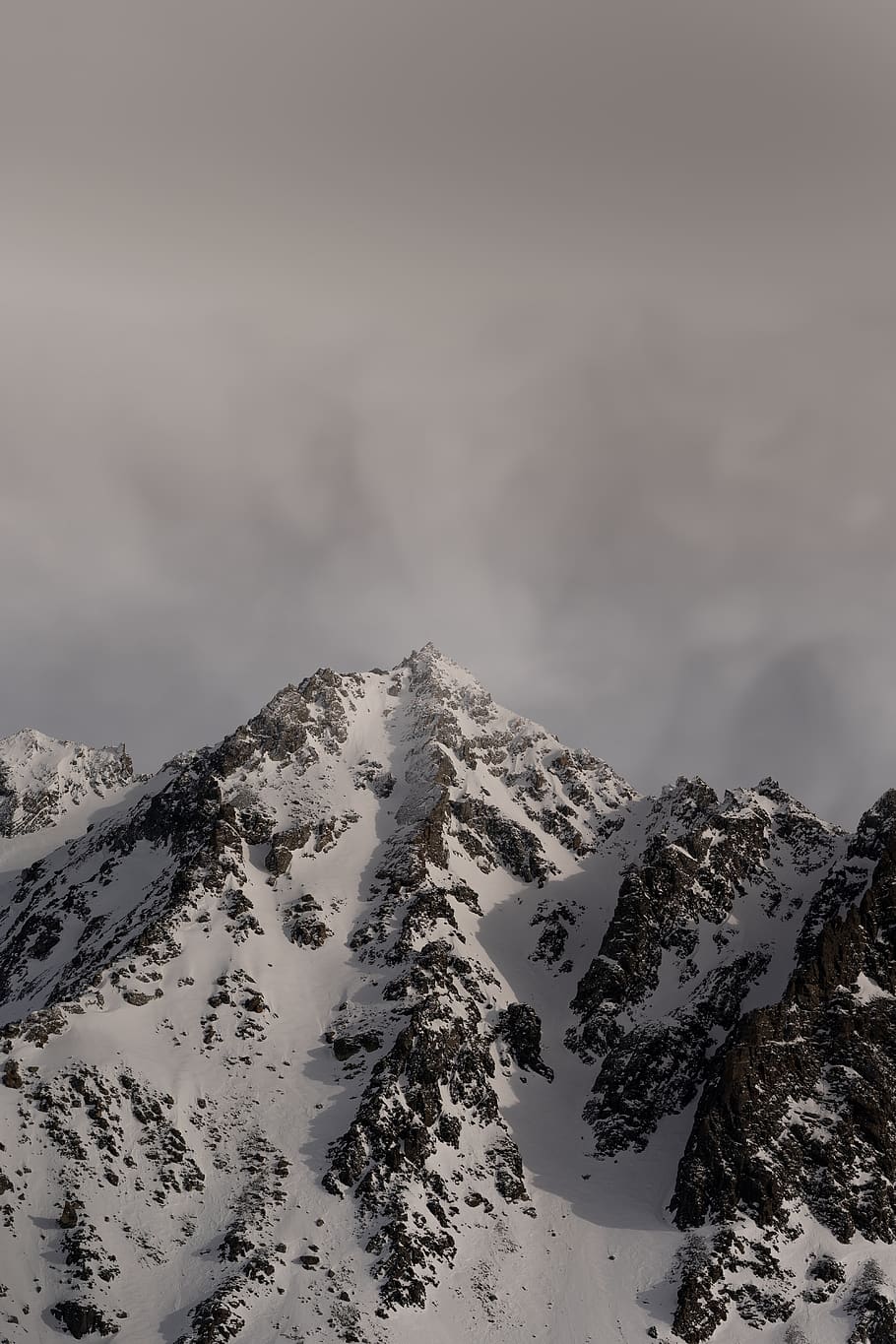 formacions rocoses, muntanya, naturalesa, a l'aire lliure, Serra, pic, neu, gel, França, val thorens, hivern, glacera, boira, paisatge, núvols, temps, pendent, allau, altiplà, nit, espai exterior, temperatura de fred, escenics - natura, bellesa a la natura, núvol - cel, cel, tranquil·litat, escena tranquil·la, muntanya nevada, cap gent, escena no urbana, medi ambient, dia, cobertura, cim de muntanya, clima extrem, 5K