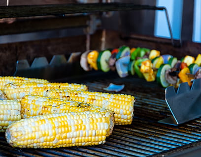 grilled corncobs, food and drink, food, vegetable, corn, wellbeing, yellow, freshness, sweetcorn, healthy eating, no people, close-up, preparation, barbecue, table, corn on the cob, indoors, focus on foreground, still life, day, vegetarian food, street market, 2K, CC0, public domain, royalty free