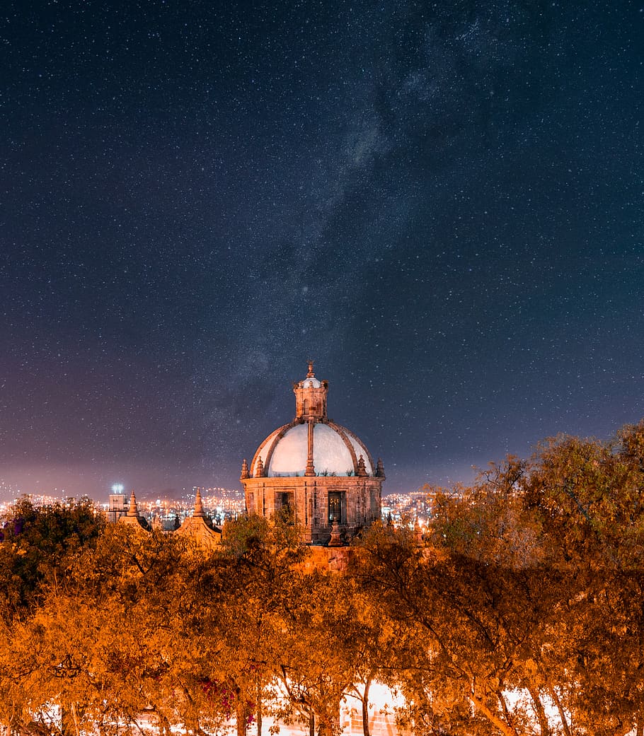 bílá kopule, architektura, budova, kupole, Příroda, venku, Mexiko, morelia, venkov, přístřeší, venkovský, jardin de las rosas, krajina, scenérie, panoramatický, observatoř, astronomie, nebe, vesmír, prostor, hvězda - prostor, noc, rostlina, stavba, strom, exteriér budovy, galaxie, scenics - příroda, hvězdné pole, hvězda, Věda, jedna osoba, mléčná dráha, 2K