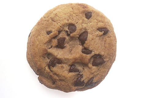Plätzchen, choc, Schokolade, Chip, Lebensmittel, frisch, gebacken, weißer Hintergrund, Essen und Trinken, Süßes Essen, Studioaufnahme, ausgeschnitten, Schokoladenkeks, Dessert, Genuss, Süss, einzelnes Objekt, drinnen, Schokochip, Stillleben, Snack, Nahansicht, Versuchung, keine Leute, 1080P, CC0, gemeinfrei, lizenzfrei