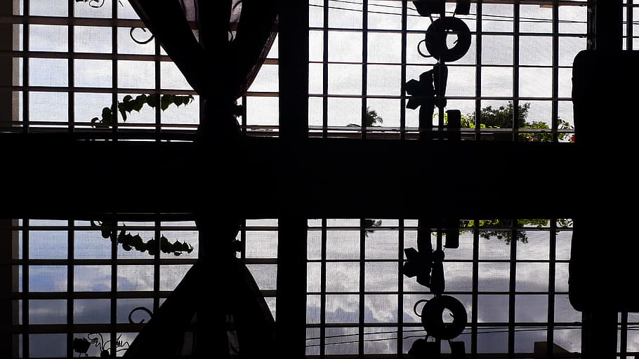 espejo, reflejo, ventana, silueta, grupo de personas, arquitectura, gente real, adentro, material de vidrio, estructura construida, para caminar, hombres, día, gente, persona irreconocible, mujer, estilos de vida, actividad de ocio, edificio, personas incidentales, transparente, 4K