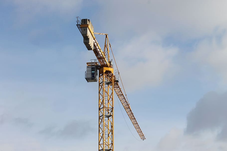 construcció, grua, màquina, arquitectura, edifici, enginyeria, cel, ennuvolat, metall, construir, casc, ascensor, contenidor, grua - maquinària de construcció, maquinària, indústria, industria de la construcció, núvol - cel, desenvolupament, dia, naturalesa, lloc de construcció, cap gent, vista d’angle baix, a l'aire lliure, maquinària de construcció, alta - alta, equips de construcció, viatge, equipament, comunicacions globals, equipament industrial, 2K
