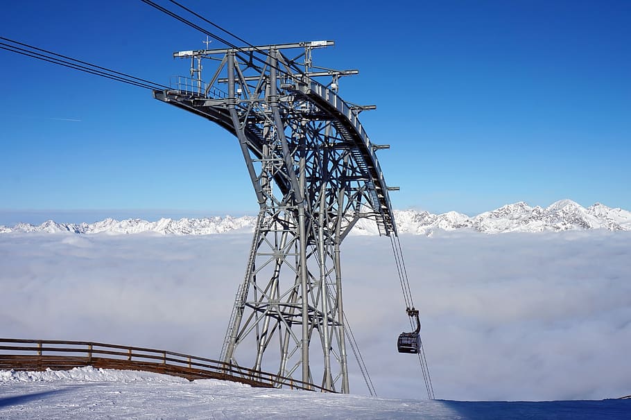 neu, hivern, fredament, gel, muntanya, fred, muntanyes, paisatge, naturalesa, viatge, pic solitari, roques, gelades, superior, cim de muntanya, sölden, Austràlia, estació d'esquí, pista d'esquí, la part superior de la muntanya, esquiar, Alps, pendents, paisatge de muntanya, núvols, temperatura de fred, cel, dia, cap gent, connexió, cable, bellesa a la natura, escenics - natura, tecnologia, medi ambient, transport, metall, Color blanc, arquitectura, a l'aire lliure, muntanya nevada, electricitat, 5K