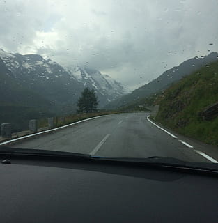 núvol, muntanya, herba, dispositiu, ràpid, camp, paisatge, viatge, rural, línia, posta de sol, vehicle, nit, moviment, llum, turó, país, escènic, carril, cotxe, interior del vehicle, parabrisa, transport, transparent, vidre - material, automòbil, interior del cotxe, manera de transport, vehicle terrestre, carretera, viatjar, naturalesa, cel, cap gent, viatge de carretera, bellesa a la natura, punt de vista del cotxe, pluja, a l'aire lliure, 1080P, CC0, domini públic, lliure de regalies