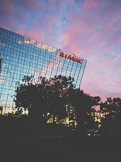 arquitectura, cielo, árbol, naturaleza, puesta de sol, nube - cielo, planta, estructura construida, nadie, exterior del edificio, vista de ángulo bajo, al aire libre, silueta, luz del sol, oscuridad, deporte, reflexión, día, ciudad, cerca, 4K, CC0, dominio público, libre de derechos
