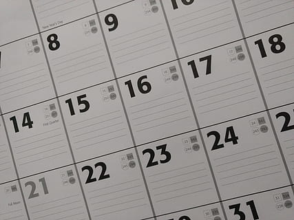 testo, calendario, pagina, elettronica, computer hardware, tastiera del computer, computer, tastiera, hardware, grafia, numero, simbolo, diario, calligrafia, parola, lettera, culla, mobilia, alfabeto, microscopio, comunicazione, fotogramma intero, carta, in casa, sfondi, nessuno, avvicinamento, modello, sceneggiatura occidentale, forma, design, pianificazione, documento, di fila, dettaglio, cultura artistica e intrattenimento, forma quadrata, 4K, CC0, dominio pubblico, privo di copyright