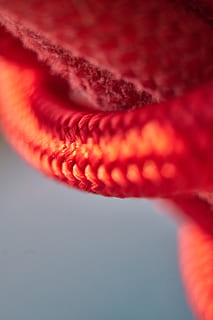 corda, node, connectar, enllaç, vaixell, vela, disseny, patró, marítim, arreglant, fons, textura, macro, connectat, segur, detall, bonic, seguretat, alpinisme, sòlid, vermell, perspectiva, primer pla, una persona, part del cos humà, tir de l'estudi, a l'interior, enfocament selectiu, tèxtil, roba, menjar, part del cos, llana, primer pla extrem, sol objecte, fons de colors, llavis humans, menjar i beguda, 8K, CC0, domini públic, lliure de regalies