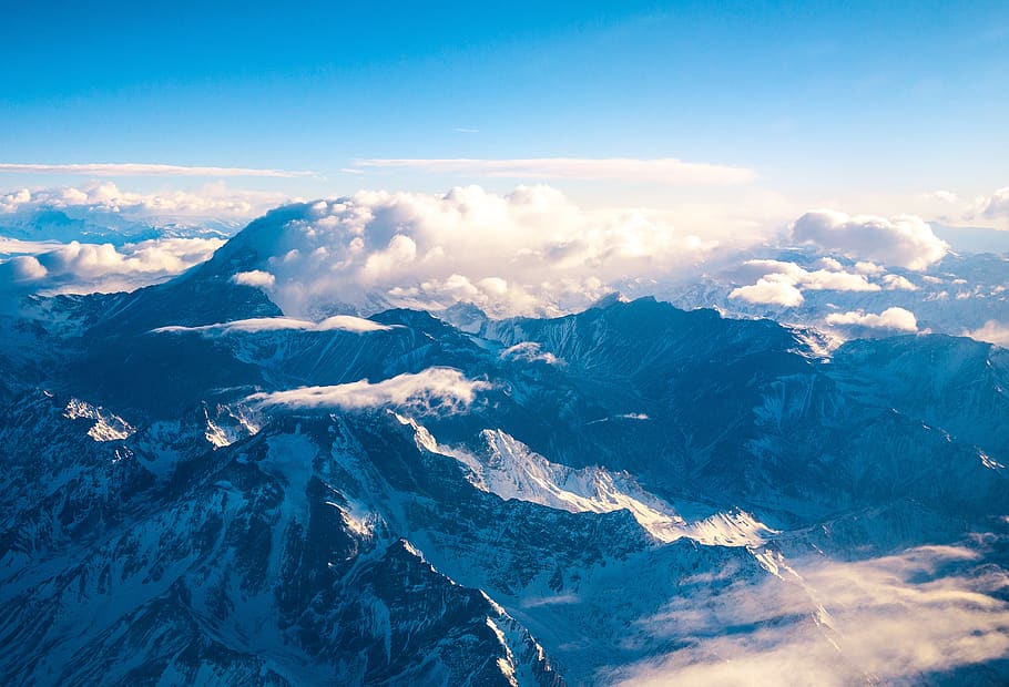 blu, cielo, nuvole, montagna, vertice, picco, cresta, valle, collina, paesaggio, natura, nuvola - cielo, scenics - natura, bellezza nella natura, ambiente, catena montuosa, vista aerea, la tranquillità, scena tranquilla, nessuno, idilliaco, giorno, all'aperto, la neve, temperatura fredda, montagna innevata, picco di montagna, 2K