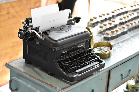 machine, computer, electronics, hardware, computer hardware, keyboard, computer keyboard, motor, engine, camera, write, typography, type, copywriting, writing, writer, vintage, typewriter, building, housing, technology, retro styled, communication, table, no people, close-up, indoors, equipment, machinery, still life, old, antique, connection, telephone, cash register, history, the past, focus on foreground, 5K, CC0, public domain, royalty free