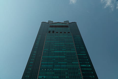 šedá budova, budova, kancelářská budova, městský, město, vzestup, architektura, tchaj-wan, kaohsiung, věž, tuntex 85 sky tower, mrakodrap, metropole, modrý, tuntex sky tower, sky tower, obytný dům, byt, bydlení, světlice, stavba, exteriér budovy, nebe, nízký úhel pohledu, kancelářská budova exteriér, vysoká - vysoká, moderní, nikdo, kancelář, Příroda, destinace, den, sklo - materiál, cestovat, finanční okres, 5K, CC0, veřejná doména, bez autorských práv