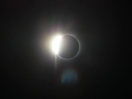 Eclipse lunar, fenómeno natural, eclipse, Eclipse solar, astronomia, céu, espaço, beleza na natureza, Dom, ninguém, luz solar, natureza, ao ar livre, Ciência, scenics - natureza, iluminado, tranquilidade, lua, reflexo de lente, cena tranquila, brilhante, fundo preto, luminosidade, 2K, CC0, domínio público, royalty free