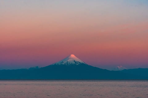 Mount Fuji, escenics - natura, bellesa a la natura, muntanya, cel, escena tranquil·la, tranquil·litat, idíl·lic, aigua, volcà, cap gent, posta de sol, terra, escena no urbana, naturalesa, destinacions de viatge, davant del mar, geologia, turisme, viatjar, cim de muntanya, cràter volcànic, 5K, CC0, domini públic, lliure de regalies