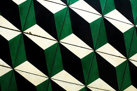 wzór, kolor, plac, architektura, ziemia, podłoga, kawiarnia, Kawa, tyto albatraoz, pełna ramka, tła, żadnych ludzi, kształt, projekt, kształt geometryczny, zielony kolor, zbliżenie, kształt trójkąta, wewnątrz, kreatywność, kształt gwiazdy, powtórzenie, dzień, abstrakcyjny, sztuki i rzemiosła, liść, czarny kolor, 5K, CC0, domena publiczna, darmowe zdjęcia