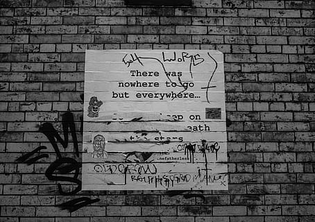 Poster, Ziegel, Wand, Brooklyn, New York, Stadt, Schwarz und weiß, Text, Ziegelwand, Backstein, westliche Schrift, Kommunikation, Wandbau - Funktion, keine Leute, Zeichen, Information, die Architektur, gebaute Struktur, Tag, Beratung, Hinweisschild, Nahansicht, Botschaft, Graffiti, draußen, 4K, CC0, gemeinfrei, lizenzfrei