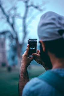hombre, utilizando, iphone 6 de plata, teléfono, Teléfono móvil, electrónica, persona, humano, iphone, India, nueva Delhi, jardines de lodhi, reloj, mano, retrato, árbol, hora, pregunta, tomar de las manos, bokeh, de cerca, detalle, comunicación, tecnología, tecnología inalámbrica, teléfono inteligente, dispositivo de información portátil, hombres, participación, gente real, una persona, fotografiando, conexión, temas de fotografia, usando el teléfono, pantalla, enfoque selectivo, machos, pantalla táctil, al aire libre, 5K, CC0, dominio público, libre de derechos