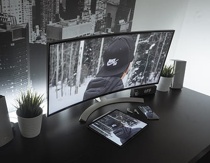 bred, minimal, kode, maxcodes, max, nelson, tech, coder, software, Udvikler, programmør, kodning, minimalistisk, minimals, ren, Steve Jobs, mac, Bestil, pro, imac, teknologi, plante, indendørs, bord, bygget struktur, natur, arkitektur, mennesker, dag, potteplante, murbygningsfunktion, rigtige mennesker, meddelelse, menneskelig repræsentation, repræsentation, computer, glas - materiale, forretning, 4K, CC0, offentligt domæne, royaltyfrie