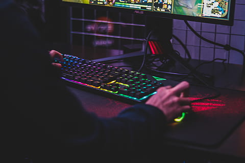 person, using, desktop computer, keyboard, computer, electronics, computer hardware, computer keyboard, hardware, human, dj, london, united kingdom, pc, arcade game machine, led, video gaming, lighting, photo, photography, asus, technology, one person, arts culture and entertainment, indoors, real people, human hand, sound mixer, nightlife, human body part, music, hand, control, sound recording equipment, close-up, men, selective focus, audio equipment, lifestyles, leisure activity, complexity, mixing, 5K, CC0, public domain, royalty free
