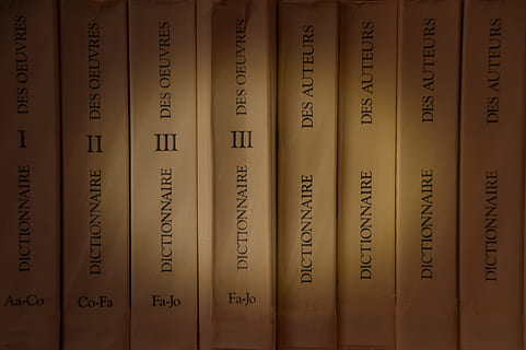 Bücher, lesen, Bibliothek, Wissen, Studie, Buchhandlung, Literatur, Bildung, Lehren, Kurs, ehemalige, alt, Nummer, drinnen, keine Leute, Nahansicht, in einer Reihe, Text, Vollbild, Kommunikation, Hintergründe, Sicherheit, Geschäft, Auftrag, Muster, Schließfach, Umkleideraum, Technologie, Wandbau - Funktion, 2K, CC0, gemeinfrei, lizenzfrei