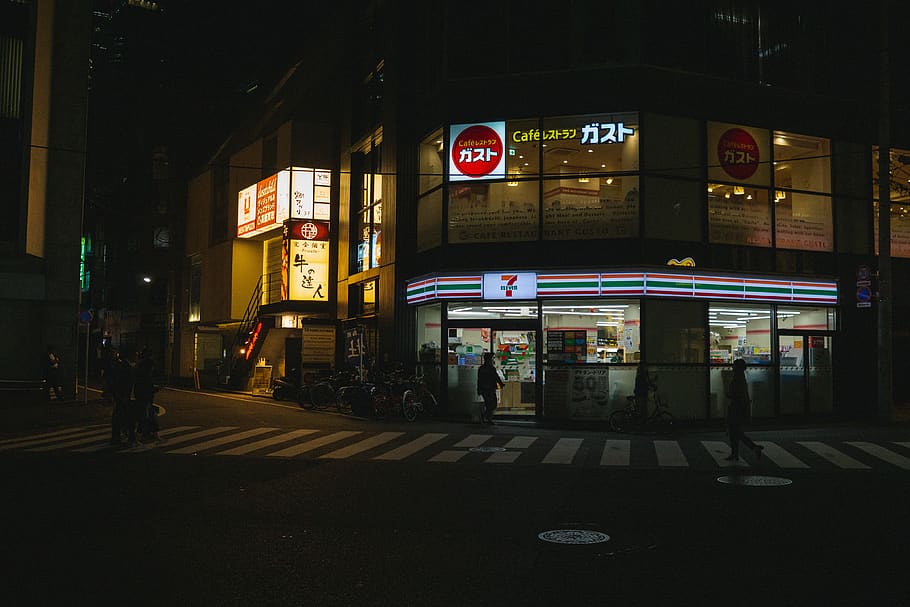 sort, rød, computer tower, asfalt, vej, person, human, fodgængerfelt, tokyo, japan, mad, måltid, vejkryds, by-, belysning, ord, butik, Delikatesser, lys, bygning, by, metropol, bygning udvendig, arkitektur, bygget struktur, nat, gade, belyst, skilt, transportmidler, symbol, byliv, meddelelse, vejmærkning, rigtige mennesker, tilfældige mennesker, mærkning, byens gade, transportform, overfart, udendørs, 4K