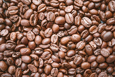 chicchi di caffè, caffè - bevanda, caffè, cibo e bevande, chicco di caffè tostato, Marrone, fotogramma intero, cibo, sfondi, freschezza, grande gruppo di oggetti, bere, abbondanza, nessuno, Chicco di caffe, in casa, caffeina, avvicinamento, rinfresco, collezione, natura morta, 5K, CC0, dominio pubblico, privo di copyright