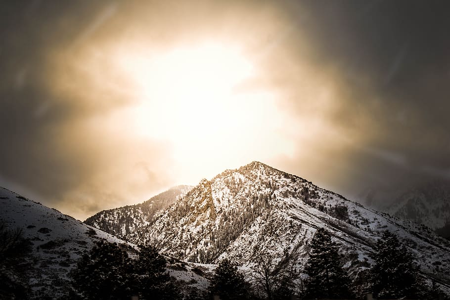 bílý, Černá, horské foto, západ slunce, Studený, vysoký, krajina, hora, venku, sníh, zimní, mrak - nebe, nebe, scenics - příroda, krása v přírodě, pohoří, Příroda, životní prostředí, studená teplota, horský vrchol, strom, slunečního světla, les, slunce, přistát, nikdo, temný, dramatická krajina, jehličnatého stromu, borovice, zasněžené hory, borové lesy, 5K