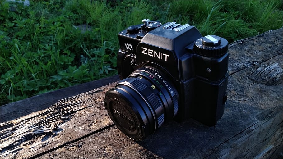 zenit, sense filtre, càmera, lent, foto, fotògraf, retro, de la tecnologia, equipament, nostàlgia, pasatemps, vintage, paparazzi, vell, pel·lícula, olímpics, la ussr, planta, temes de fotografia, càmera - equip fotogràfic, tecnologia, naturalesa, dia, color negre, cap gent, equip fotogràfic, primer pla, color verd, càmera digital, herba, a l'aire lliure, centrar-se en primer pla, creixement, vista d’angle alt, terra, camp, 4K