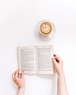 llibre obert, text, pàgina, humà, persona, Sud-Àfrica, jeffreys bay, paraula, dit, foto, fotografia, alfabet, diari, mà, document, pell, retrat, cara, magnificació, adoració, beure, tassa de cafè, menjar i beguda, cafè, una persona, cafè - beguda, refresc, tassa, a l'interior, fons blanc, celebració, tir de l'estudi, mà humana, publicació, paper, part del cos humà, llibre, beguda calenta, beguda espumosa, latte, vaixella, 4K, CC0, domini públic, lliure de regalies
