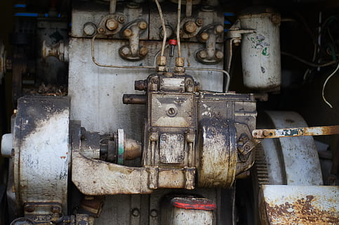 vecchio, il motore, tecnologia, macchina, storia, antico, metallo, macchinario, nessuno, industria, abbandonato, arrugginito, parte della macchina, deterioramento, declino, combustibile e produzione di energia, obsoleto, controllo, in casa, fabbrica, attrezzatura, avvicinamento, elettricità, danneggiato, Alimentazione elettrica, equipaggiamento industriale, 4K, CC0, dominio pubblico, privo di copyright