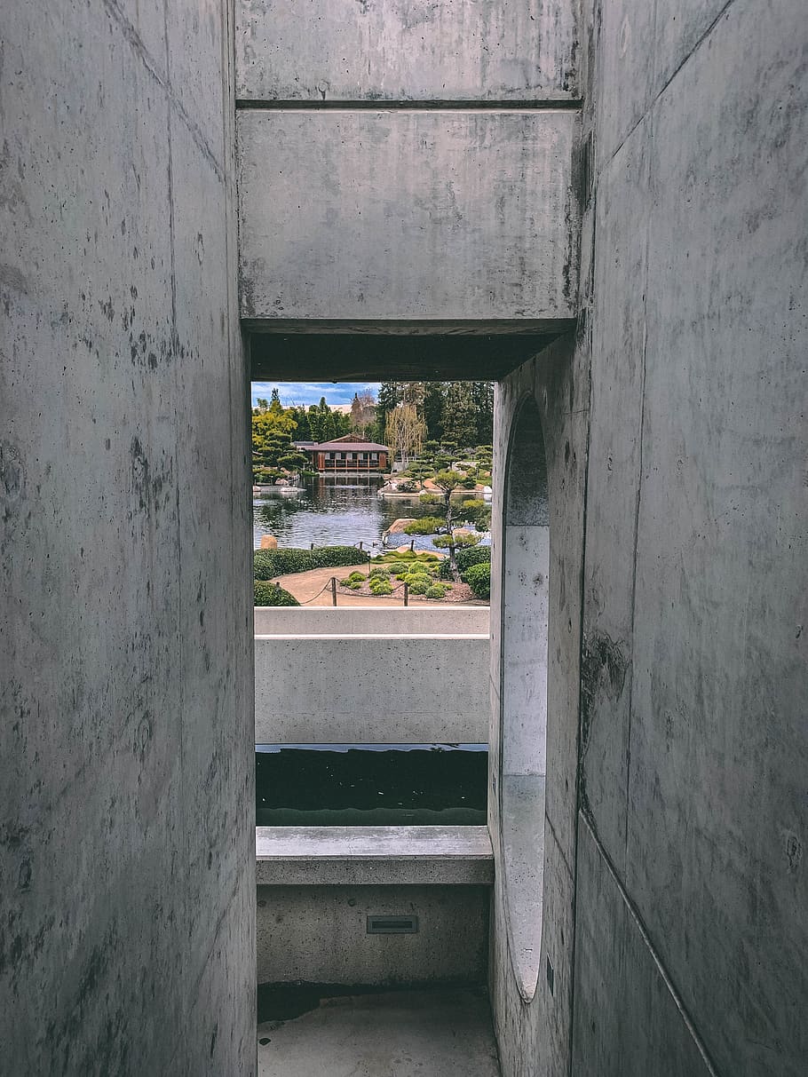 via de formigó gris, bunker, edifici, jardí japonès, paret, finestra, cripta, concret, arqueologia, pissarra, decoració de la llar, masmorra, màquina, passarel·la, Camí, llosa, cúpula, arquitectura, presó, a l'aire lliure, porta, estructura construïda, cap gent, funció de construcció de parets, dia, exterior de l'edifici, vell, material de fusta, naturalesa, pont, planta, connexió, pont - estructura feta per l'home, ciutat, columna arquitectònica, 4K