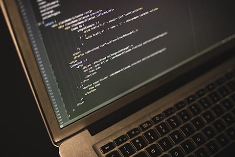 foncé, scénario, jetbrain, webstorm, travail, la programmation, codage, cadre, macbook, écran, javascript, réagir, html, programmeur, portable, clavier, ordinateur, code, La technologie, la communication, Technologie sans fil, lien, à l'intérieur, équipement informatique, fermer, personne, clavier d'ordinateur, texte, l'Internet, écriture occidentale, réseau informatique, moniteur d'ordinateur, Les données, nature morte, nombre, 5K, CC0, domaine public, libre de droits